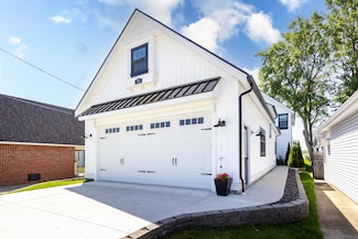 10215 Saint John Dr, Algonac, MI 48001