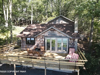 101 Antler Ridge Ct, Hawley, PA 18428