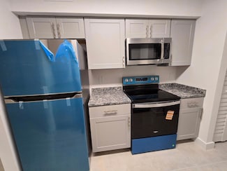 8657 SW 5th St Unit 201, Pembroke Pines, FL 33025