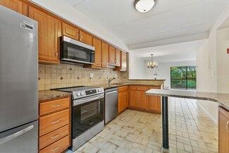 12 Glenville St Unit 108, Greenwich, CT 06831