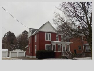 35 Robinson St, North East, PA 16428