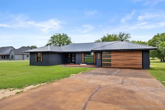 16355 County Road 1586, Ada, OK 74820