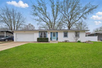 2013 Mantilla Dr, Florissant, MO 63031