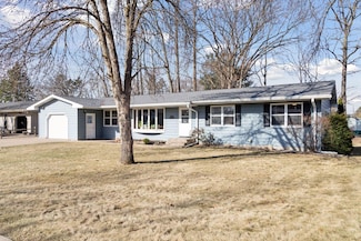 621 7th St N, Hudson, WI 54016