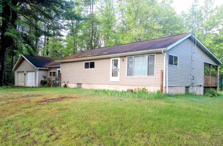 5866 S Harrison Rd, Houghton Lake, MI 48629