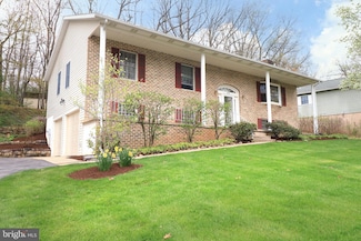 568 Longbarn Rd, State College, PA 16803