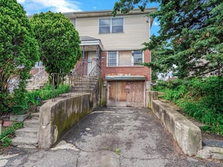 105-14 van Wyck Expy, South Richmond Hill, NY 11419