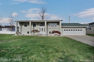 270 Marilyn Blvd, Imlay City, MI 48444