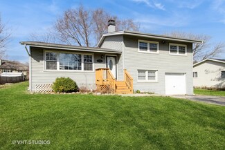 1715 Flower St, McHenry, IL 60050