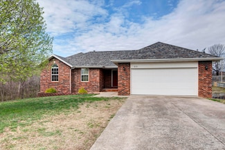 831 Pershing St, Willard, MO 65781