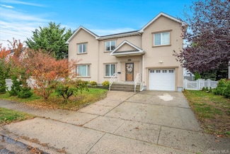 2261 Willow St, Wantagh, NY 11793