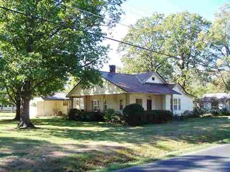165 E 6th St, Waldron, AR 72958