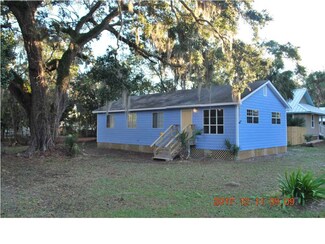 74 Avenue K, Apalachicola, FL 32320