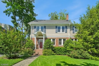 29 Maple Terrace, Millburn, NJ 07041