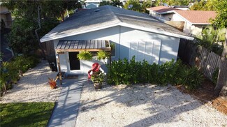 1383 NE 38th St, Oakland Park, FL 33334