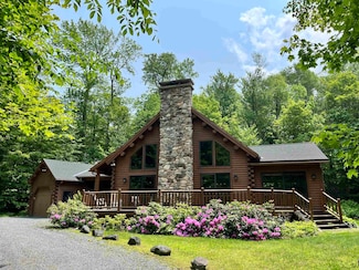 27 Stearns Ave, Wilmington, VT 05363