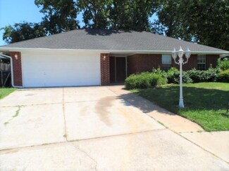 2305 Carolyn Ct, Norman, OK 73071
