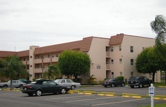 9261 Sunrise Lakes Blvd Unit 201, Sunrise, FL 33322