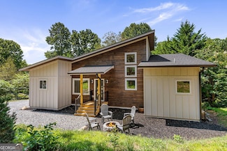 82 Circle Dr, Morganton, GA 30560