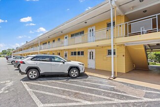 2155 Wood St Unit B24, Sarasota, FL 34237