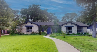 811 Devonport Ln, Seabrook, TX 77586