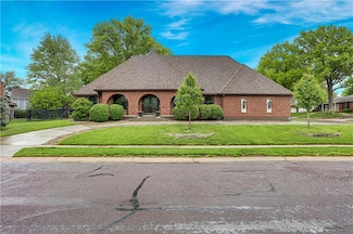 9000 W 104th St, Overland Park, KS 66212