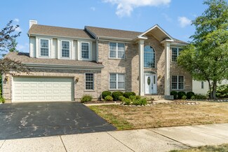 3670 Reserve Dr, Algonquin, IL 60102