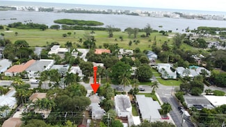 809 N Lakeside Dr, Lake Worth, FL 33460