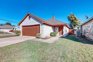 702 Rockett Ln, Cedar Hill, TX 75104
