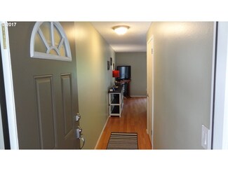 159 SW Florence Ave Unit 27, Gresham, OR 97080