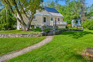 54 Swampscott Rd, Stamford, CT 06905