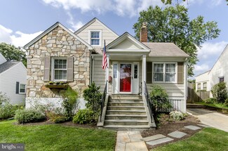 4905 17th St N, Arlington, VA 22207