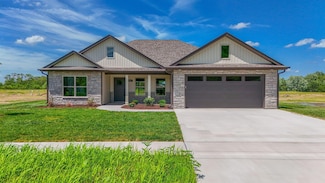 311 W Francis St, Sturgeon, MO 65284