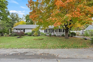 17 Elm Ct, Wynantskill, NY 12198