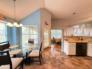 908 Busby Dr, Cedar Hill, TX 75104