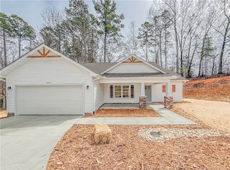 554 Fairfield Rd, Walhalla, SC 29691