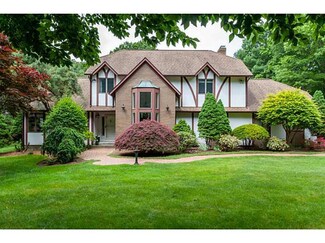 110 Lynn Cir, East Greenwich, RI 02818