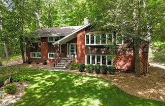 30 Brookvale Rd, Kinnelon, NJ 07405