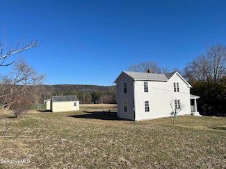 35 Chapman Rd, Pittsfield, MA 01201