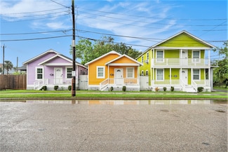 1113 28th St, Galveston, TX 77550