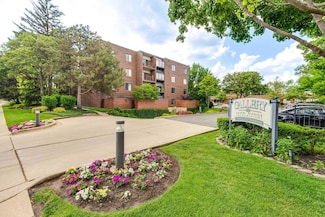 2200 Bouterse St Unit 407, Park Ridge, IL 60068