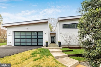 3553 Nelly Custis Dr, Arlington, VA 22207
