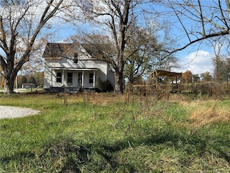 355 N Naugle Ln, Pekin, IN 47165