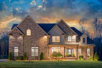 1151 Reda Dr, Clarksville, TN 37042