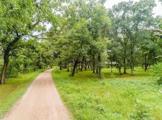 202 Jones Rd, Angleton, TX 77515