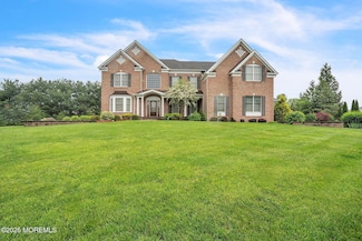 5 Deck Ct, Howell, NJ 07731