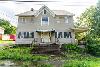 2 Cemetery St, Fonda, NY 12068
