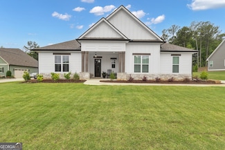 155 Lapis Lake Point, Fayetteville, GA 30215