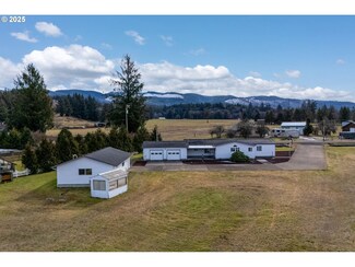 9776 S Prairie Rd, Tillamook, OR 97141