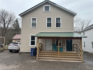 15 Railroad St, Clayville, NY 13322